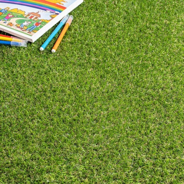FAKE GRASS FLOOR 4 M X 2 M