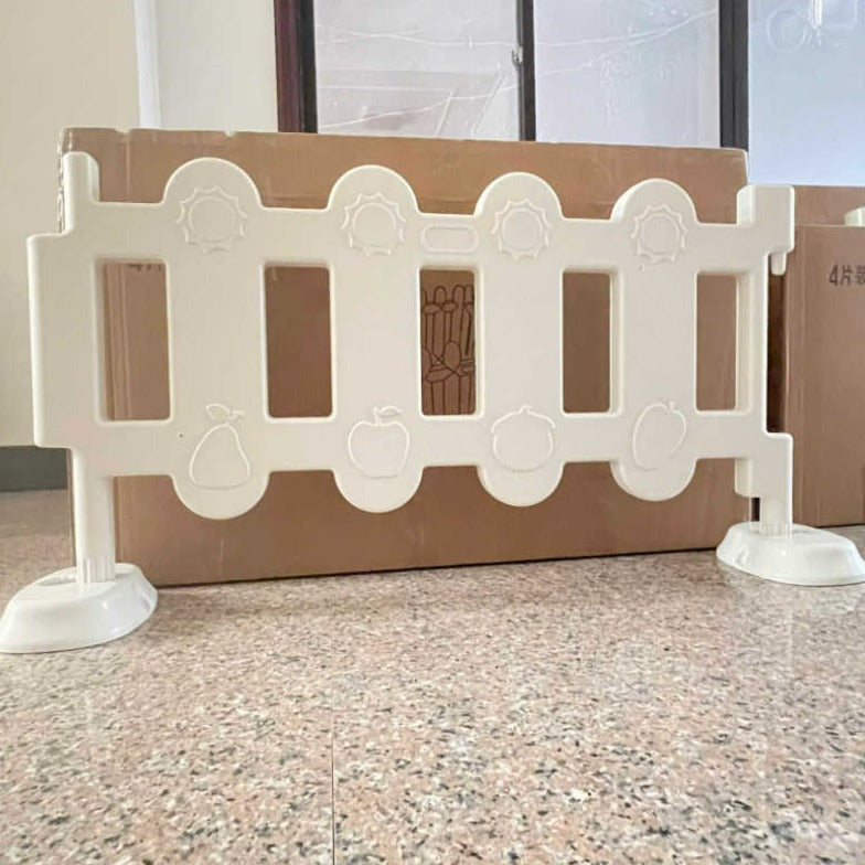 SET OF WHITE PLASTIC PICKET FENCE
