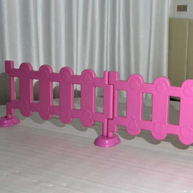 SET OF PINK PLASTIC PICKET FENCE