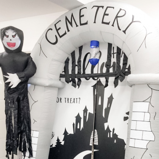 INFLATABLE HALLOWEEN CEMETERY PROP