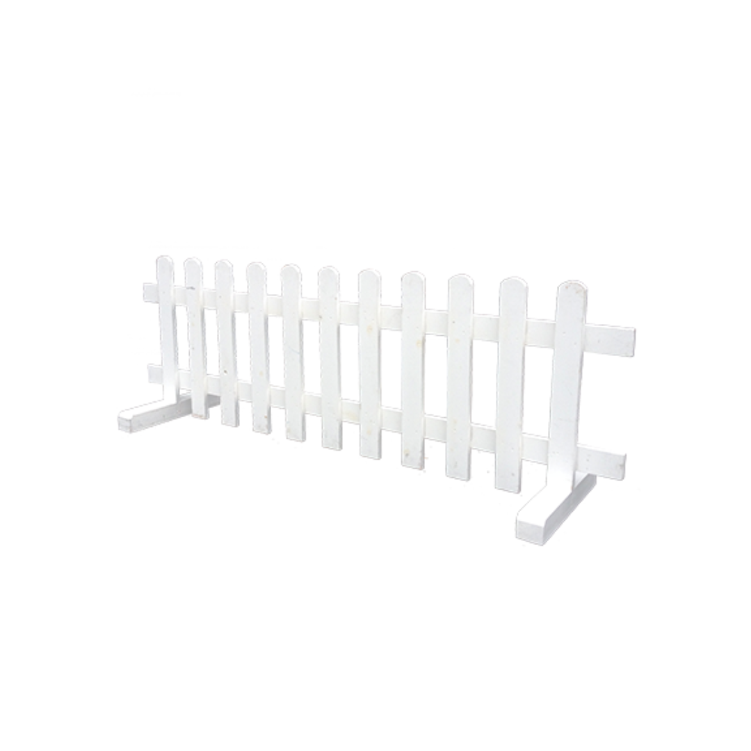 WHITE WOODEN FREESTANDING PICKET FENCE