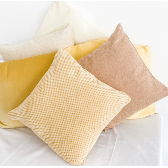NATURAL/YELLOW CUSHIONS